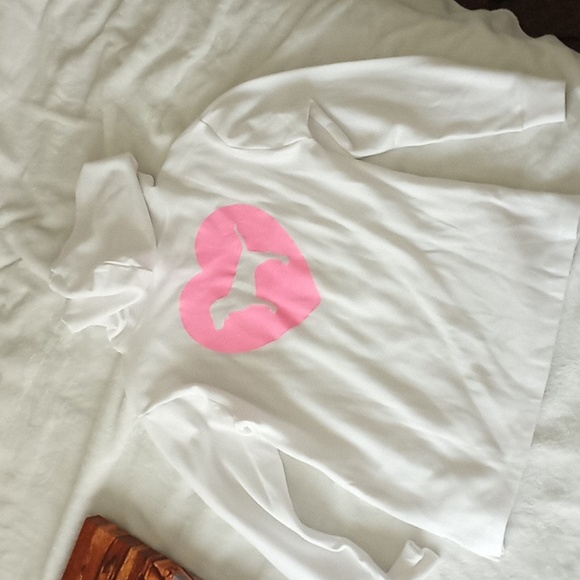 Pink Victoria Secret sweater - Picture 9 of 17